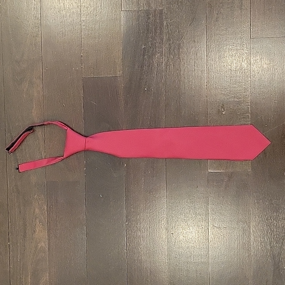BRAND NEW BOY'S GUCCI PRE TIED NECK TIE HANDMADE SILK $220